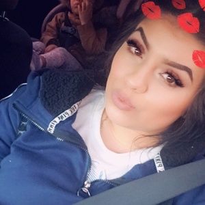 Meet your Posher, Aly